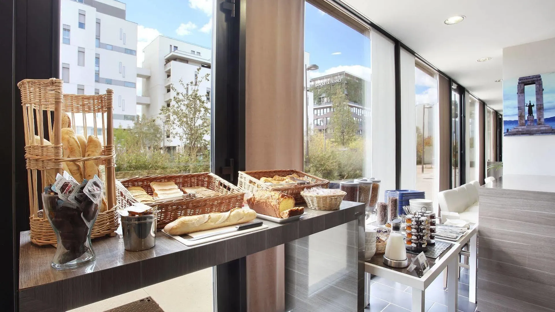 Апарт-отель Appart Hotel Odalys City Lyon Confluence